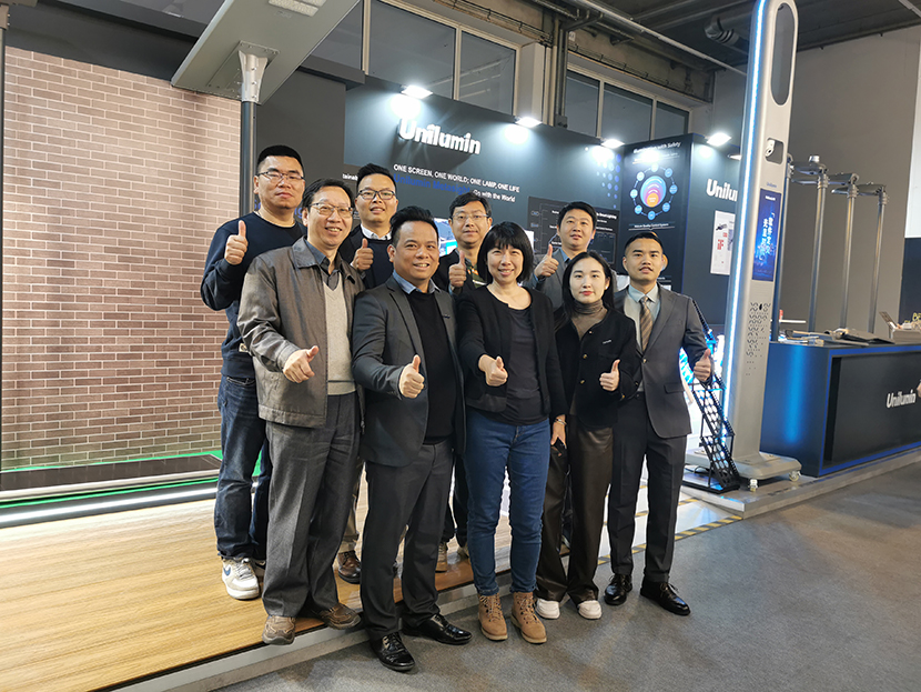 8.jpg 64781230_1759041081.jpg